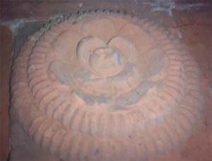 মঠের ভেতরের কারুকাজ