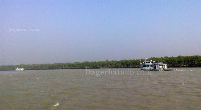 turist-Bot-at-Sundorbon