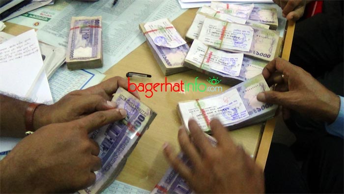 Bagerhat-Pic-1(13-07-2015)Bank-Taka