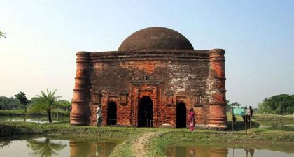 Guruh jinsiy aloqa fmf birinchi marta Bir qiz cunnilingus berib yigitlar bir olomon